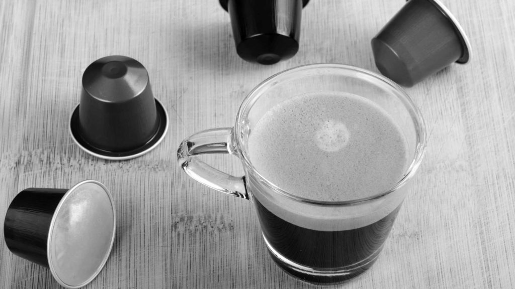 Une tasse contenant du café Nespresso